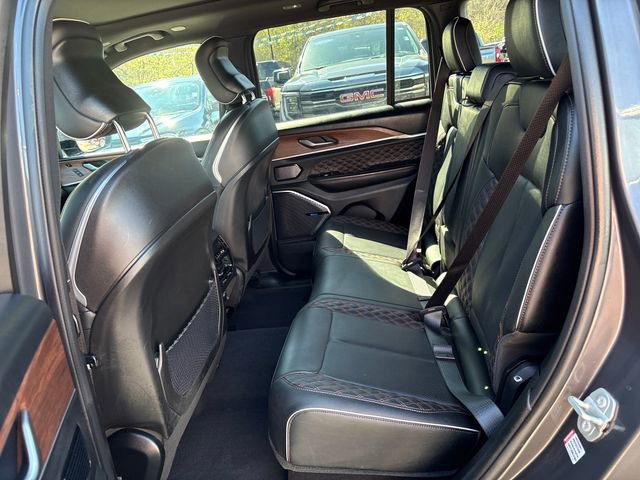 Used 2023 Jeep Grand Cherokee Summit w/ Advanced Protech Group IV AWD/4WD image 35