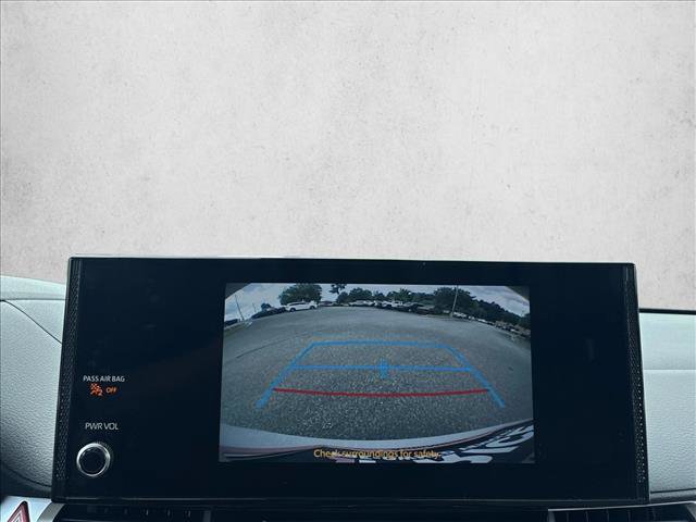 Used 2026 Toyota Sienna XLE FWD image 14