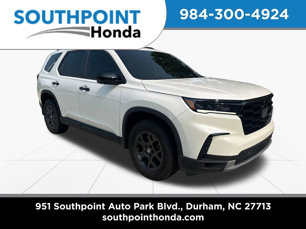 Used 2025 Honda Pilot TrailSport image 1
