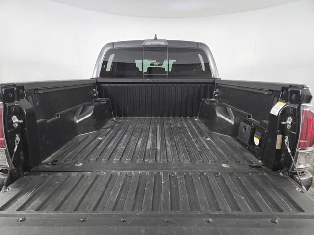 Used 2022 Toyota Tacoma TRD Sport w/ Technology Package RWD image 22
