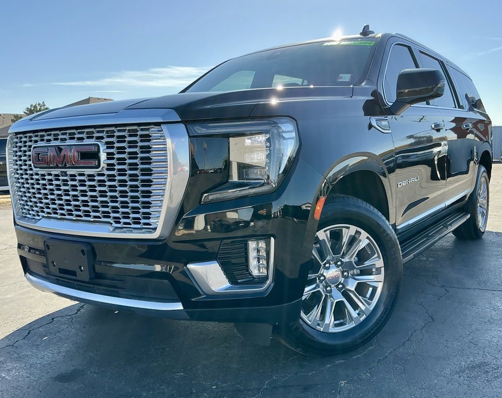 Used 2021 GMC Yukon XL Denali image 3