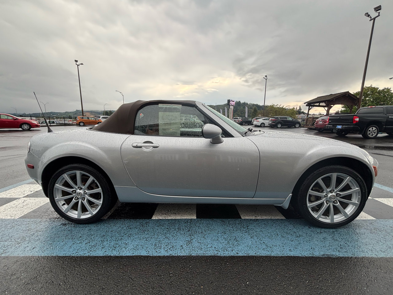 Used 2006 MAZDA MX-5 Miata Grand Touring w/ Premium Pkg image 6