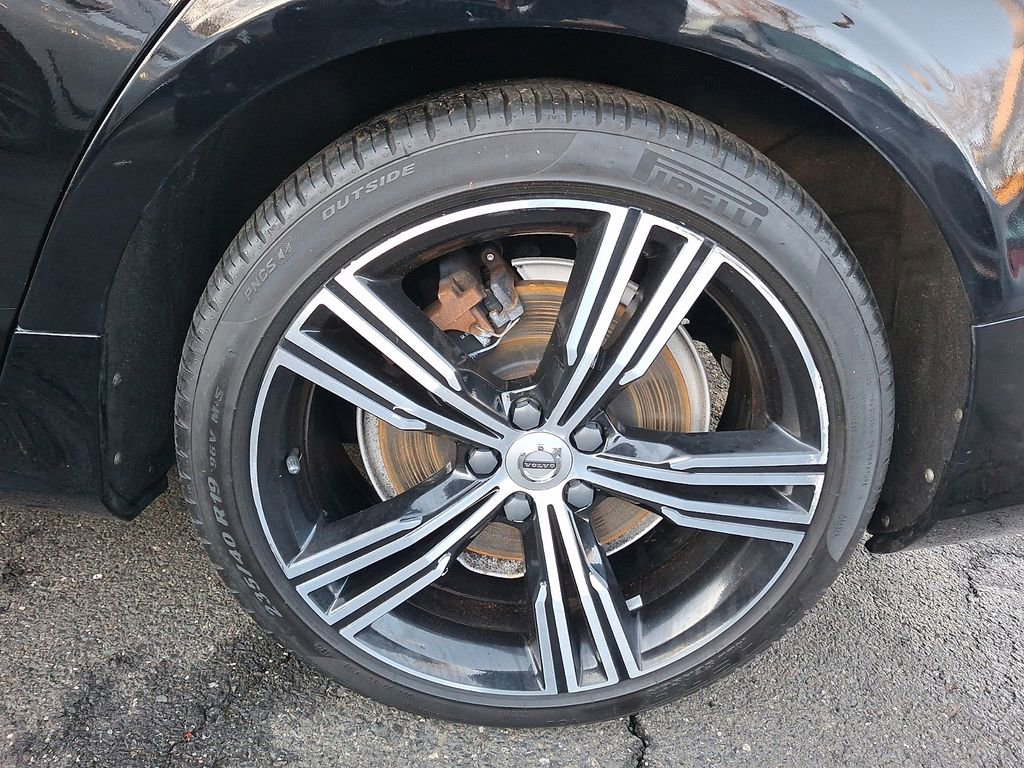 Used 2019 Volvo S60 T6 Inscription image 6