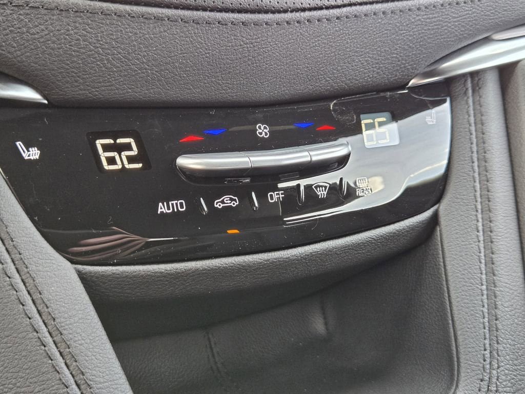 New 2026 Cadillac XT5 Luxury w/ LPO, Floor Liner Package AWD/4WD image 11