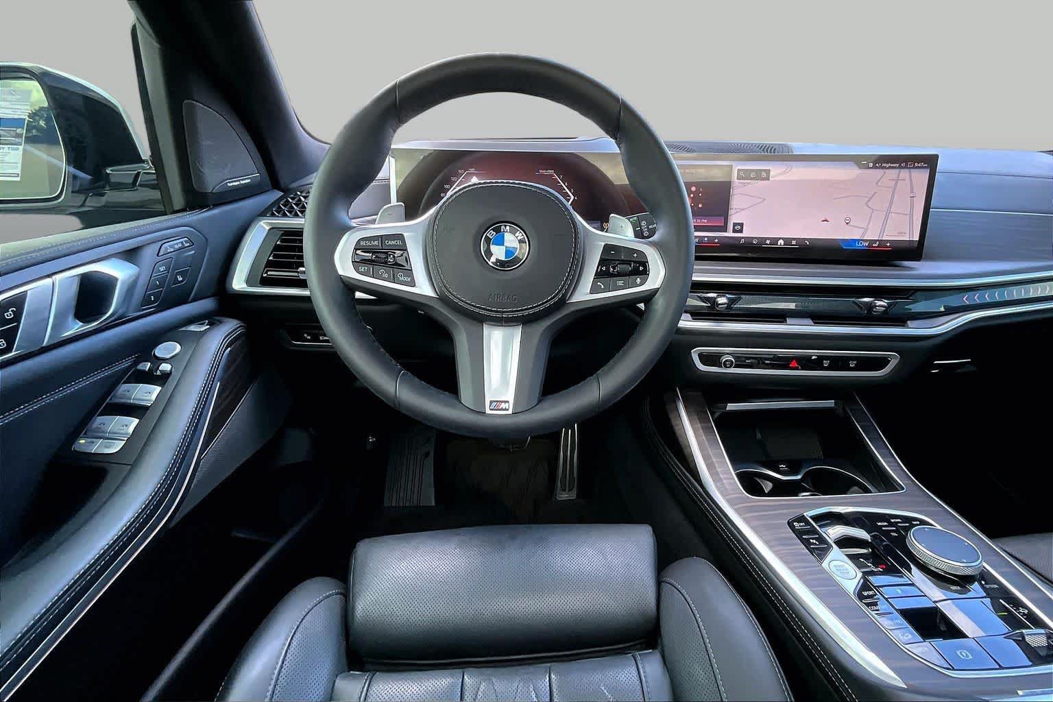 Used 2025 BMW X7 xDrive40i w/ M Sport Package AWD/4WD image 6