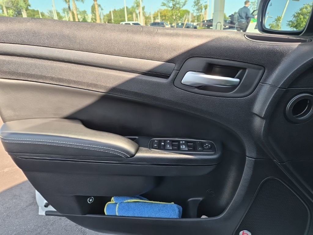 Used 2016 Chrysler 300 S w/ 300S Premium Group image 10