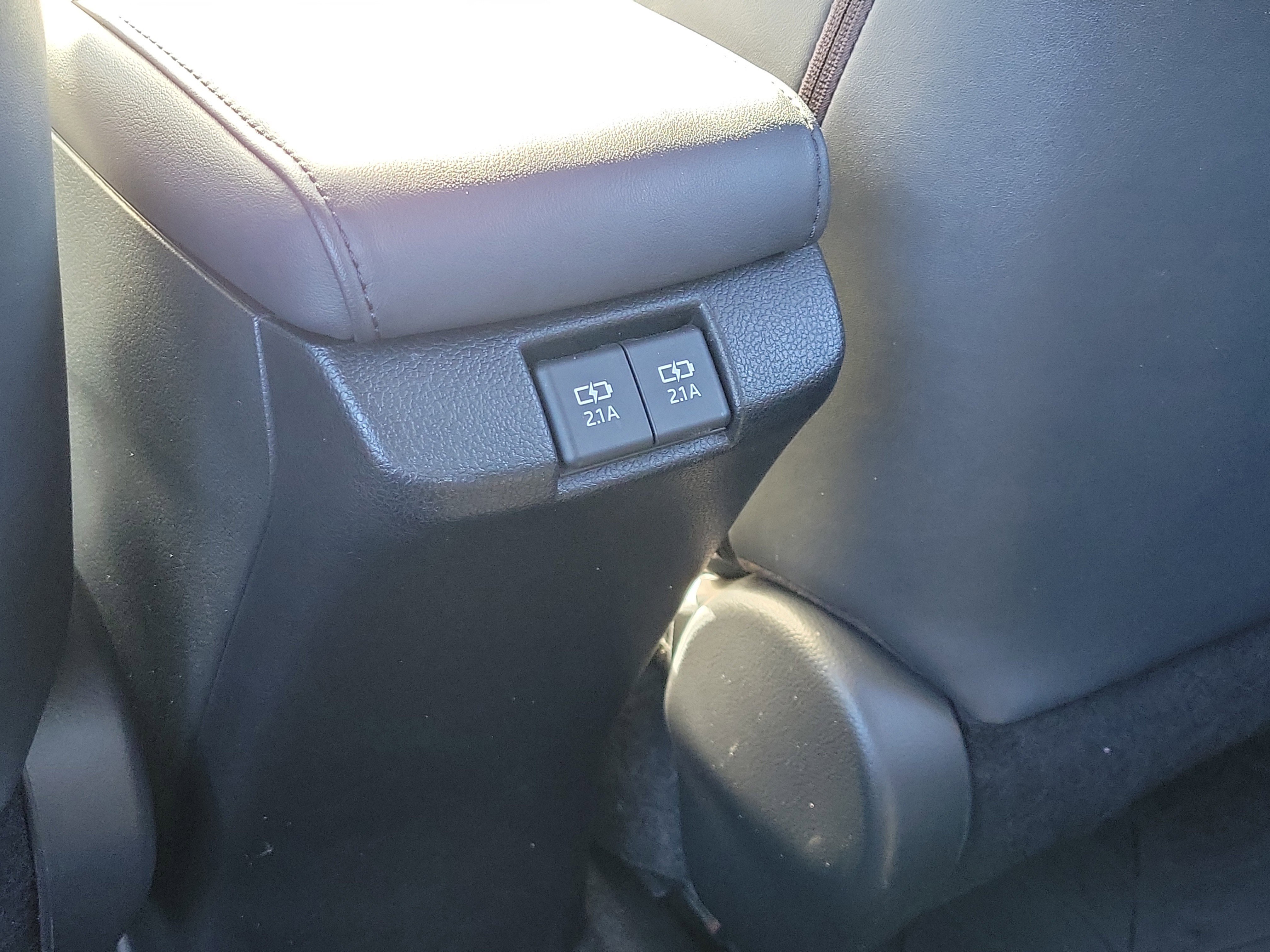 Used 2019 Toyota Prius XLE AWD/4WD image 13