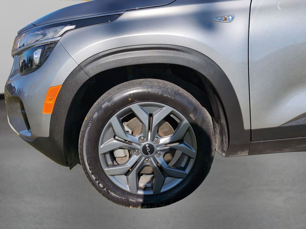 Certified 2024 Kia Seltos LX image 12