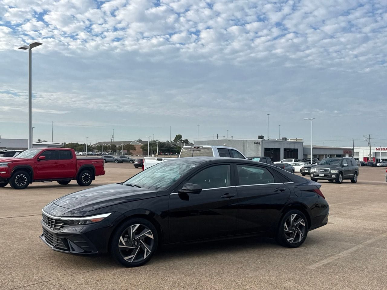 Used 2025 Hyundai Elantra SEL FWD image 12