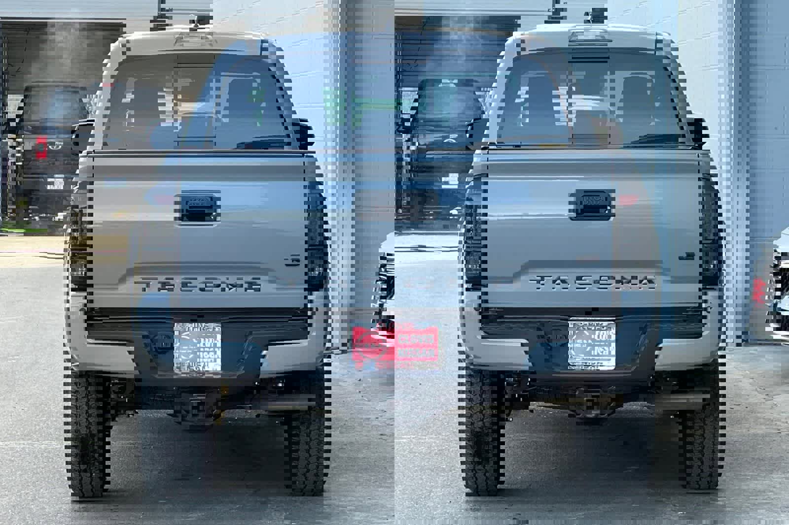 Used 2021 Toyota Tacoma TRD Off-Road w/ Technology Package image 8