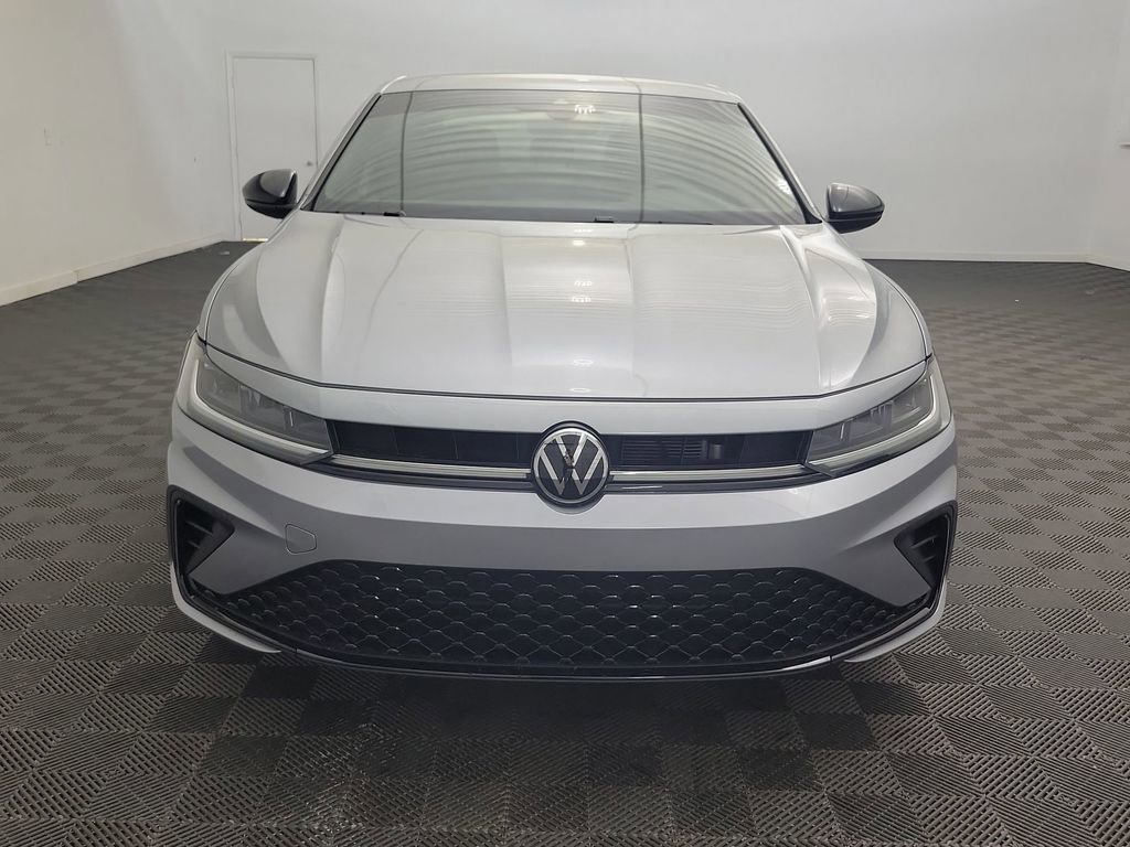 Used 2025 Volkswagen Jetta Sport image 5