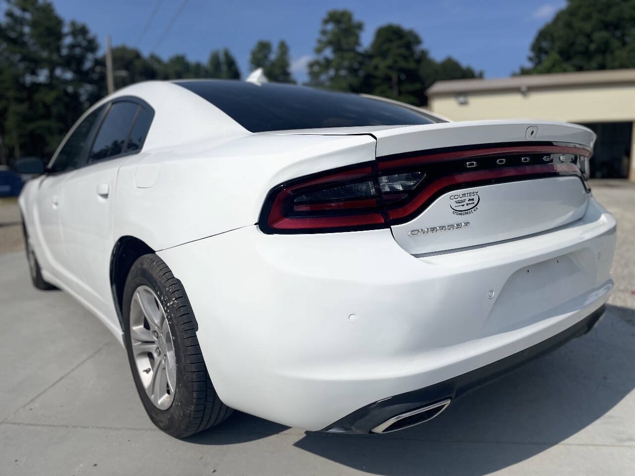Used 2023 Dodge Charger SXT RWD image 5