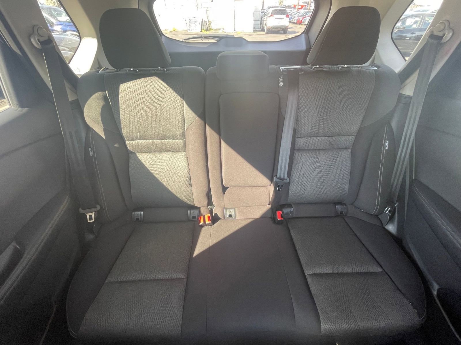 Used 2025 Nissan Rogue SV image 34