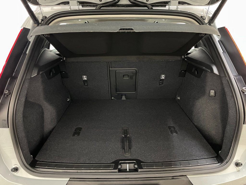Used 2026 Volvo XC40 B5 Plus w/ Protection Package Premier image 45