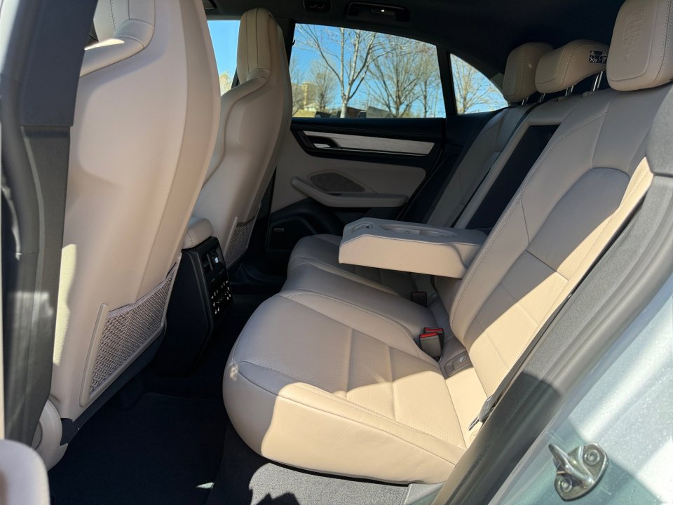 Certified 2025 Porsche Macan Electric image 20