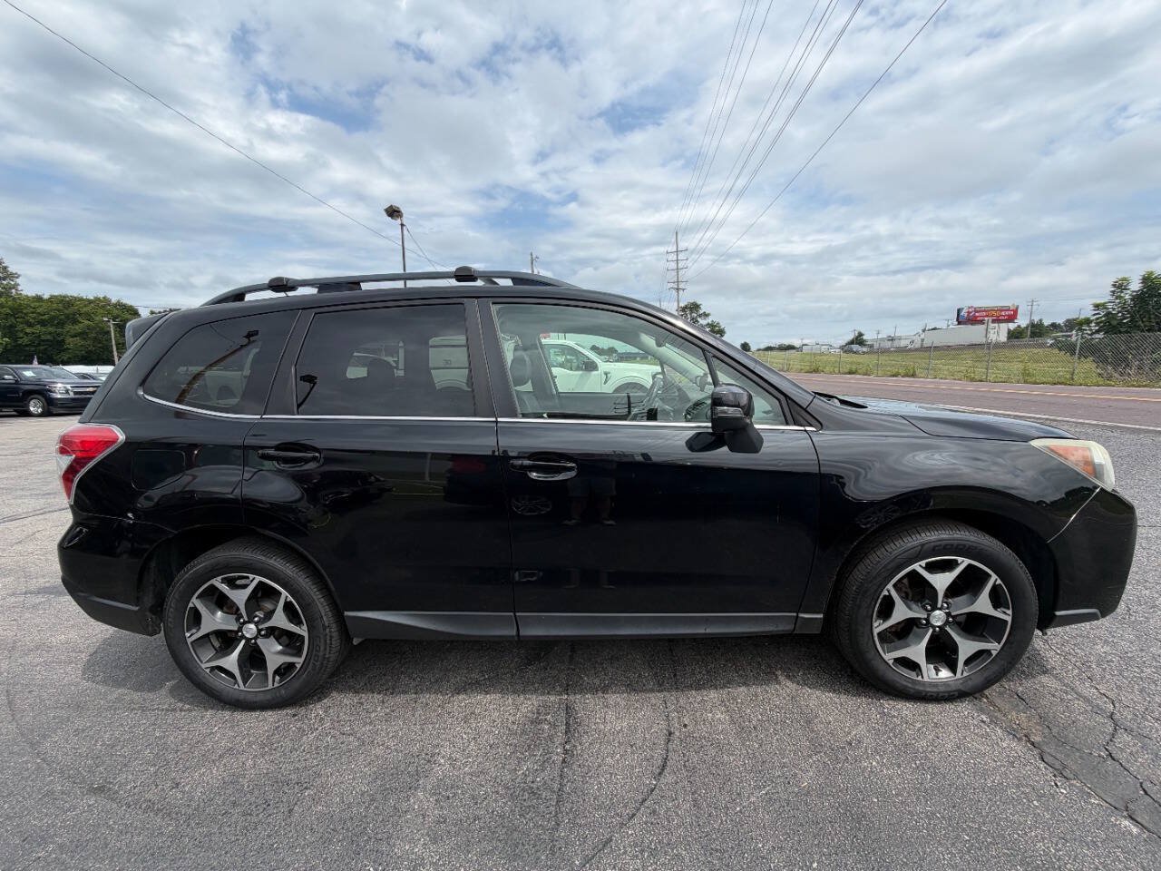 Used 2014 Subaru Forester 2.0XT Touring AWD/4WD image 5