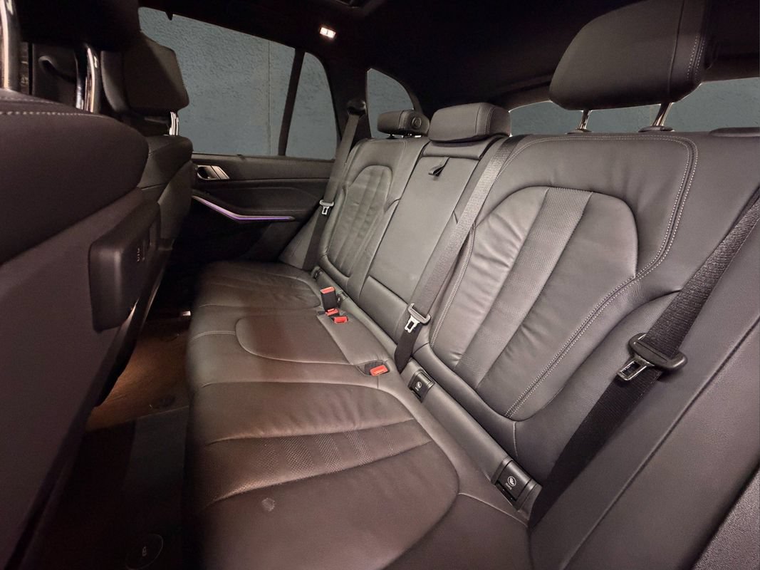 Used 2019 BMW X5 xDrive40i w/ M Sport Package AWD/4WD image 29