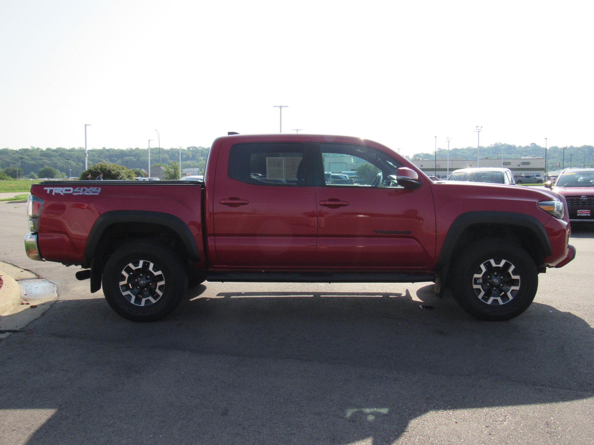 Used 2021 Toyota Tacoma TRD Off-Road w/ Blackout Package (TMS) AWD/4WD image 5