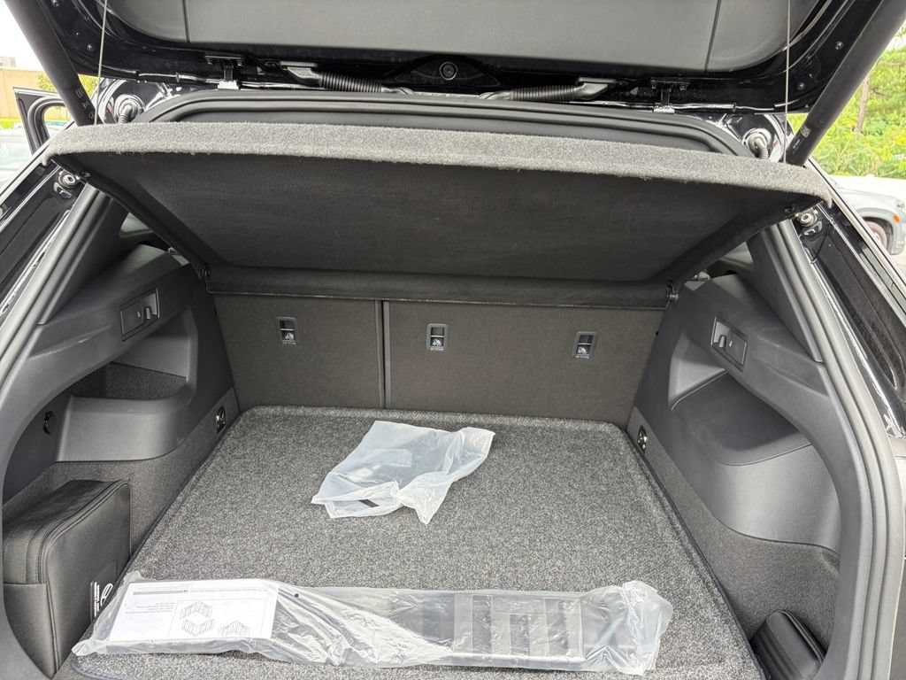 Certified 2025 Volkswagen Tiguan SEL R-Line AWD/4WD image 28