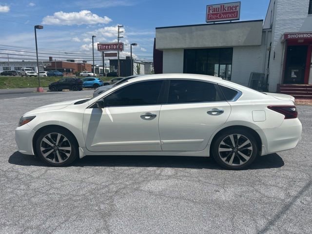 Used 2017 Nissan Altima 2.5 SR FWD image 8