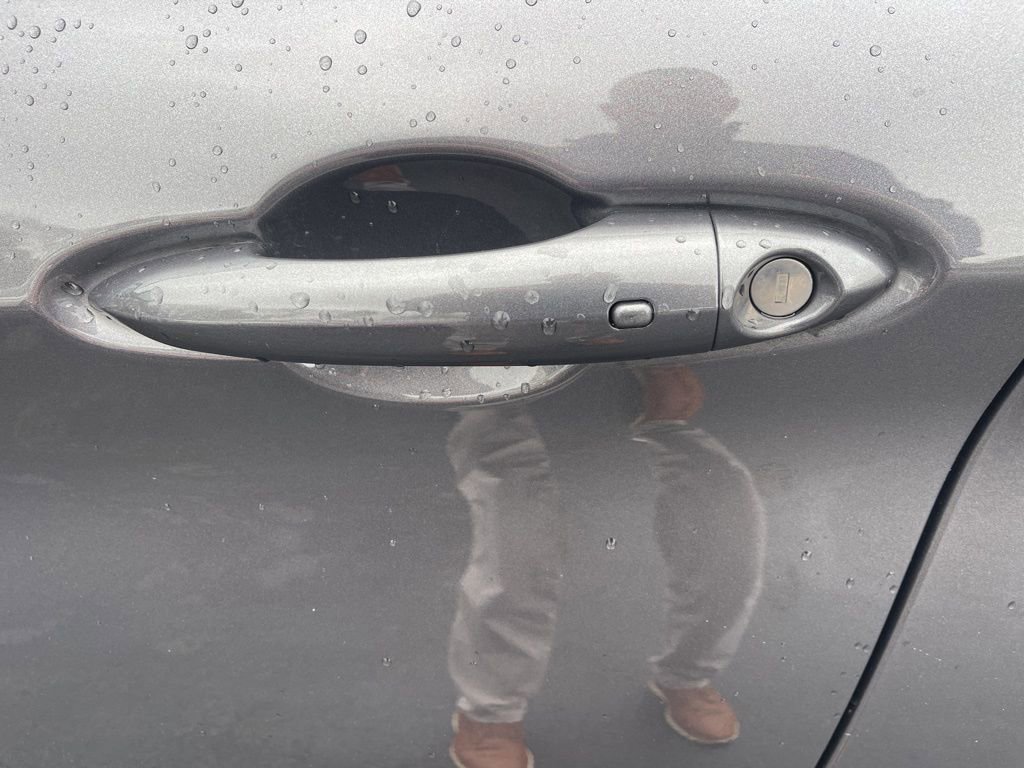 Used 2018 Alfa Romeo Stelvio AWD image 16