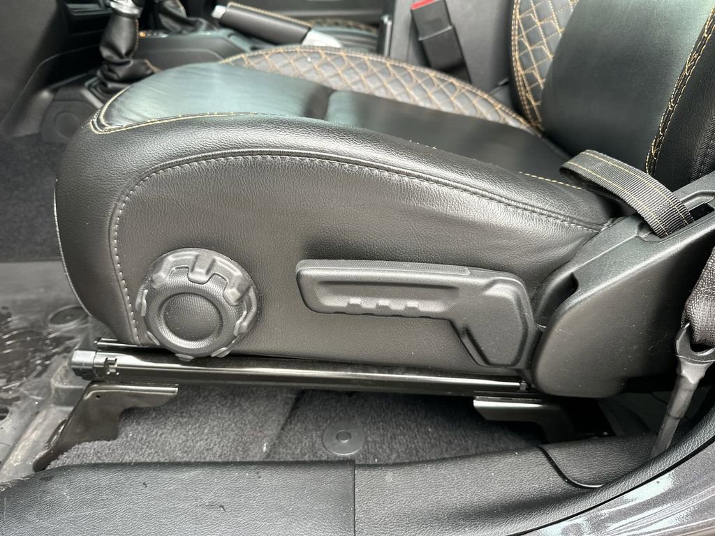 Used 2020 Jeep Wrangler Unlimited Sahara image 16