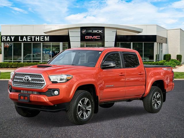 Used 2017 Toyota Tacoma TRD Off-Road image 1