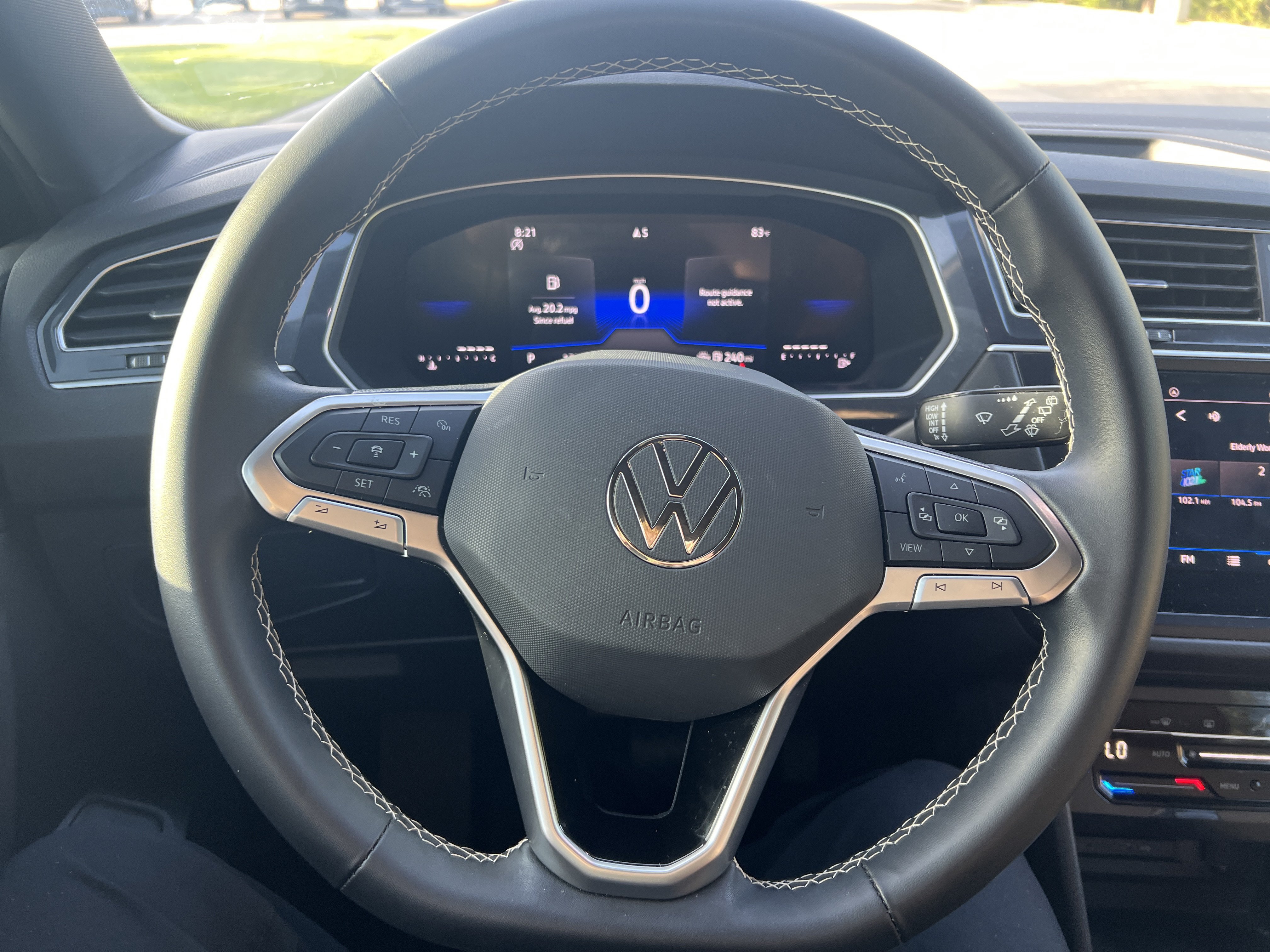 Used 2024 Volkswagen Tiguan SE w/ MDO Package, Three-Row FWD image 15