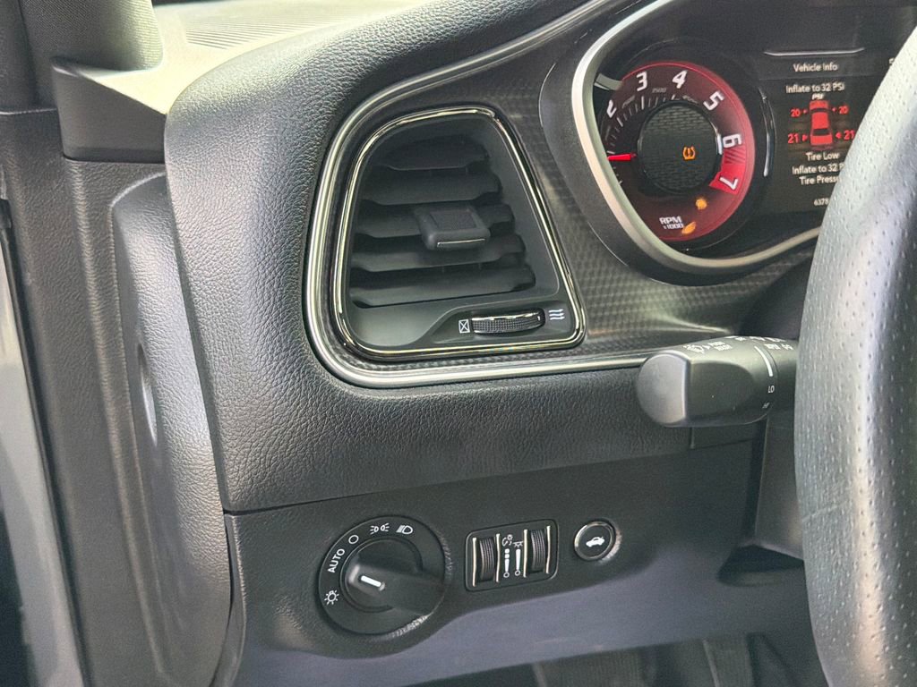 Used 2019 Dodge Challenger SRT Hellcat Redeye image 16
