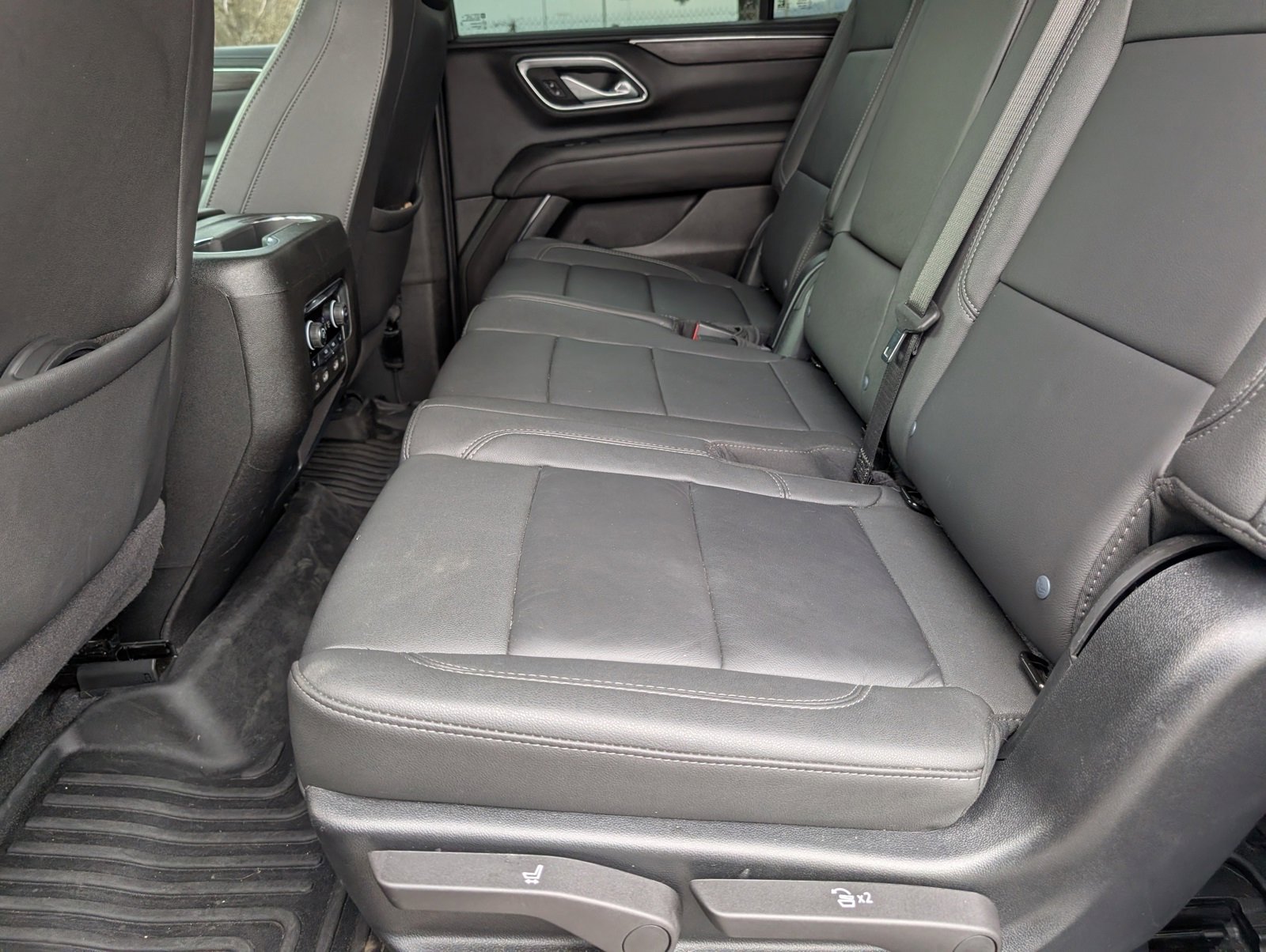 Used 2024 Chevrolet Tahoe Z71 w/ Luxury Package image 8