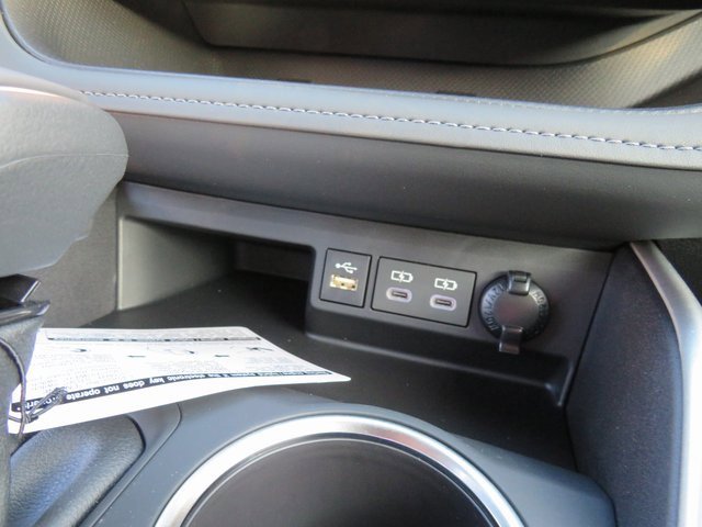 New 2025 Toyota Highlander XLE image 30