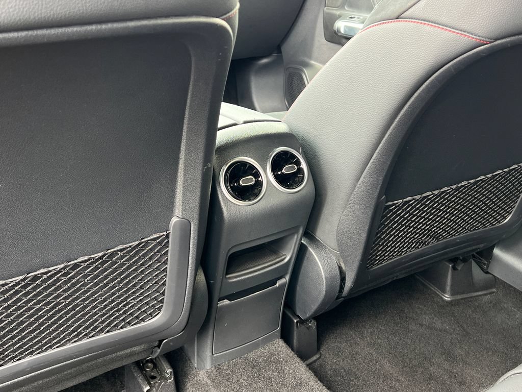 Used 2024 Mercedes-Benz GLB 250 4MATIC image 26