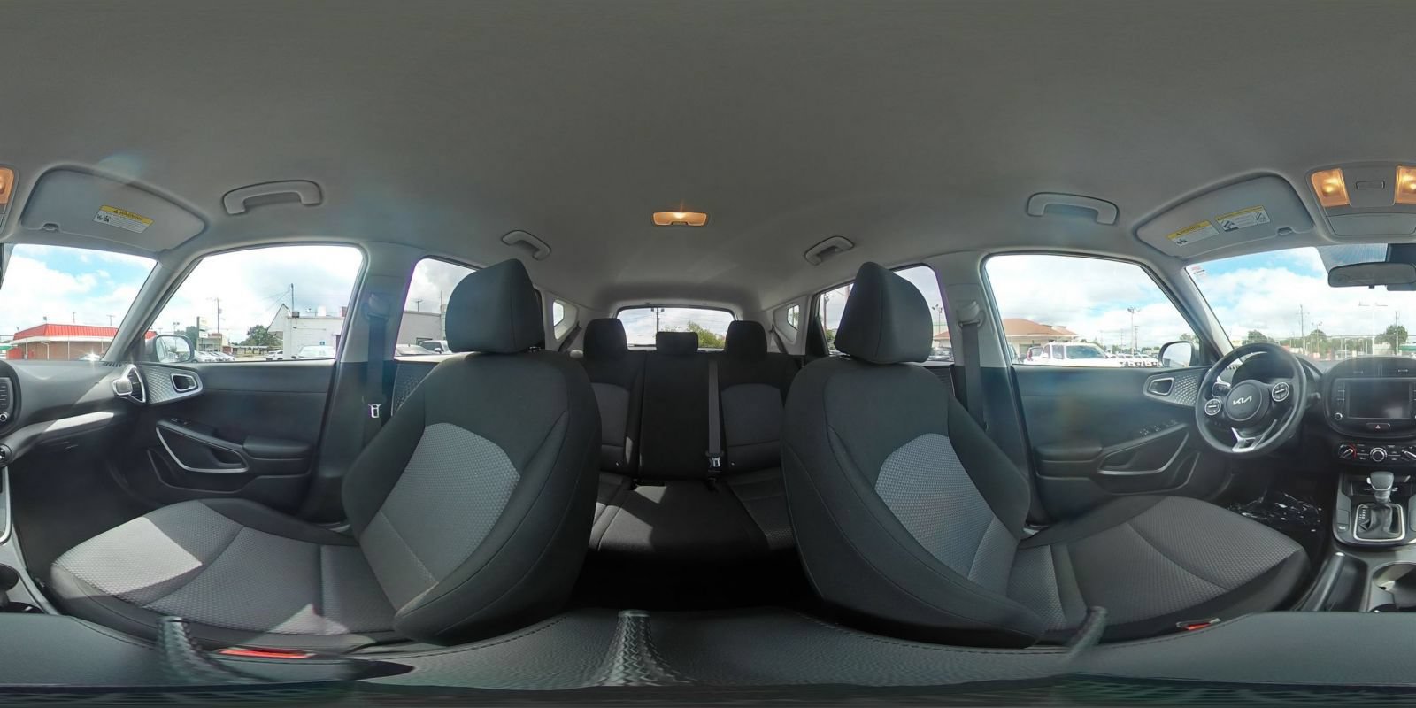 Used 2025 Kia Soul LX w/ LX Technology Package FWD image 41