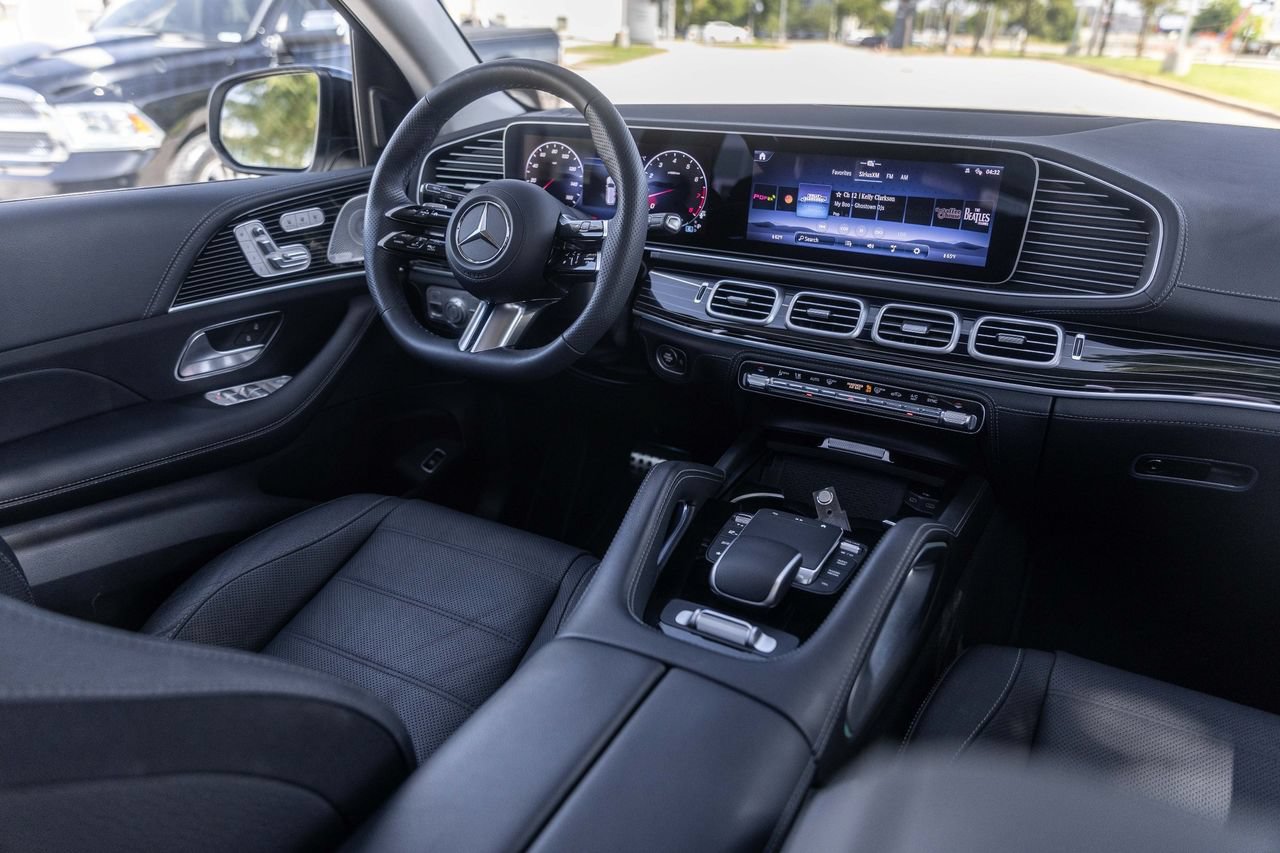 Used 2024 Mercedes-Benz GLS 580 4MATIC image 44
