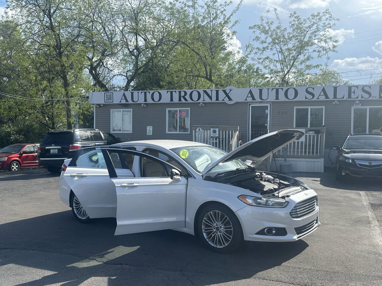 Used 2015 Ford Fusion SE w/ Equipment Group 202A image 23