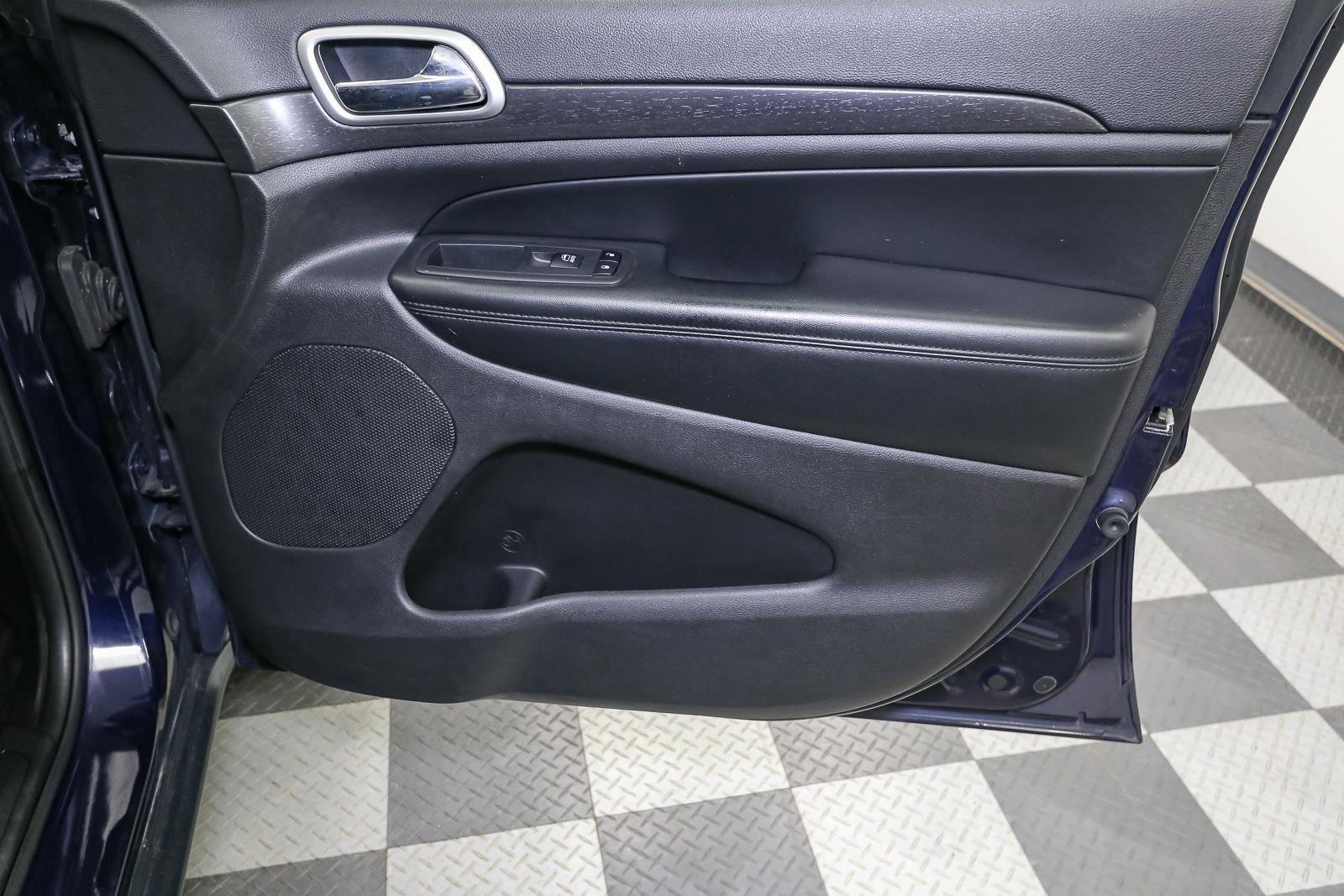 Used 2018 Jeep Grand Cherokee Laredo image 19
