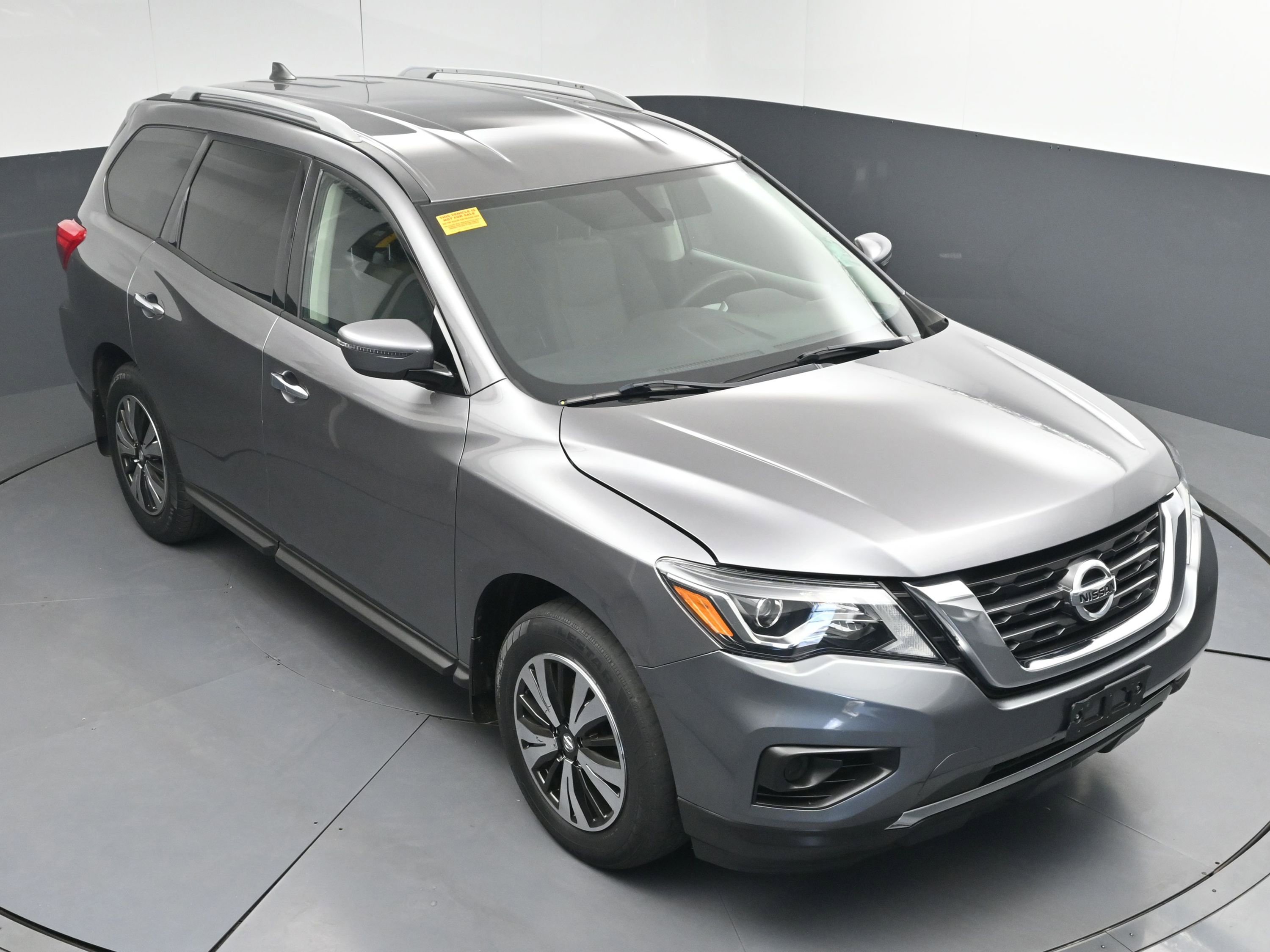 Used 2020 Nissan Pathfinder S image 38