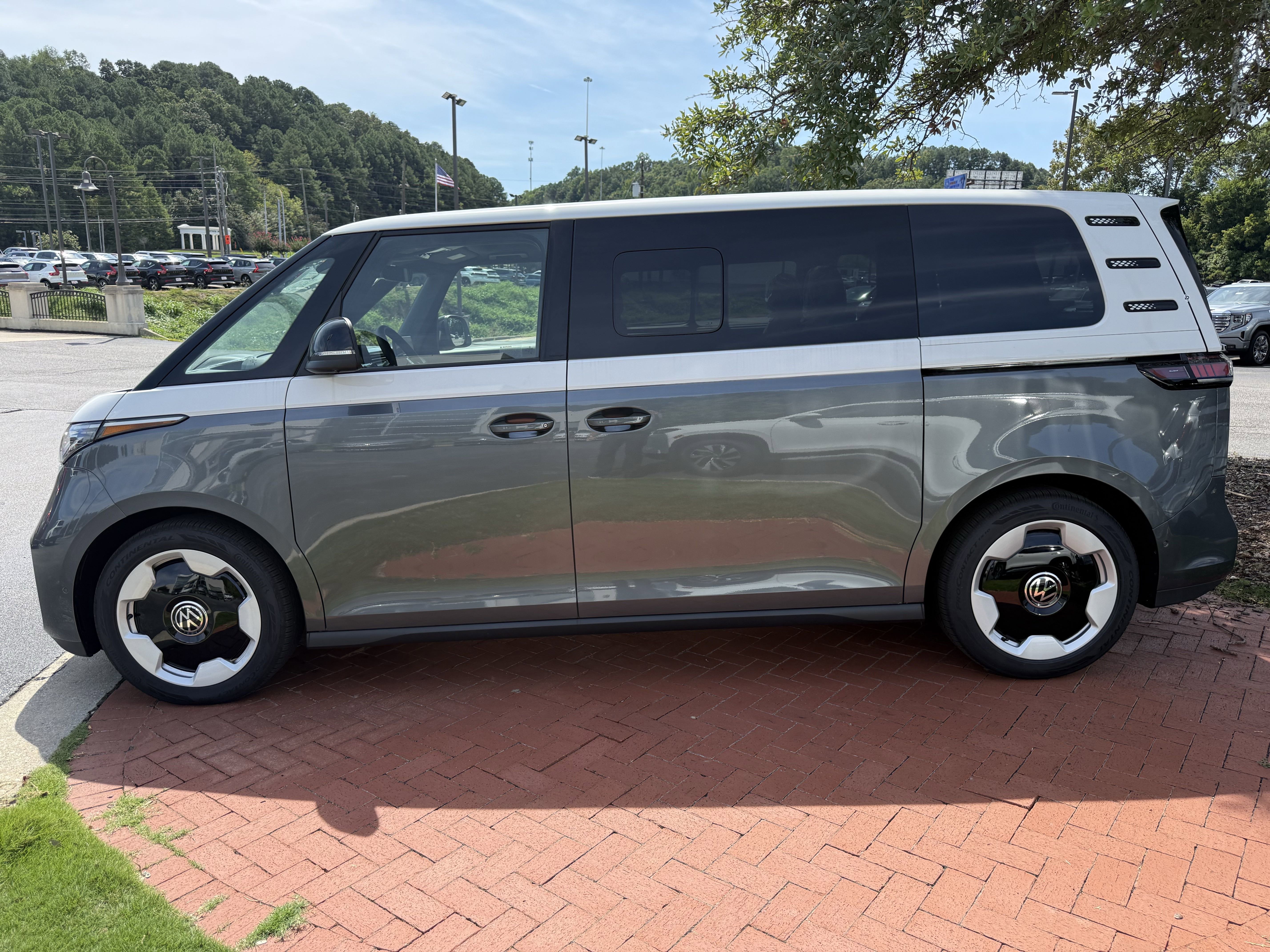 New 2025 Volkswagen ID. Buzz Pro S Plus image 7