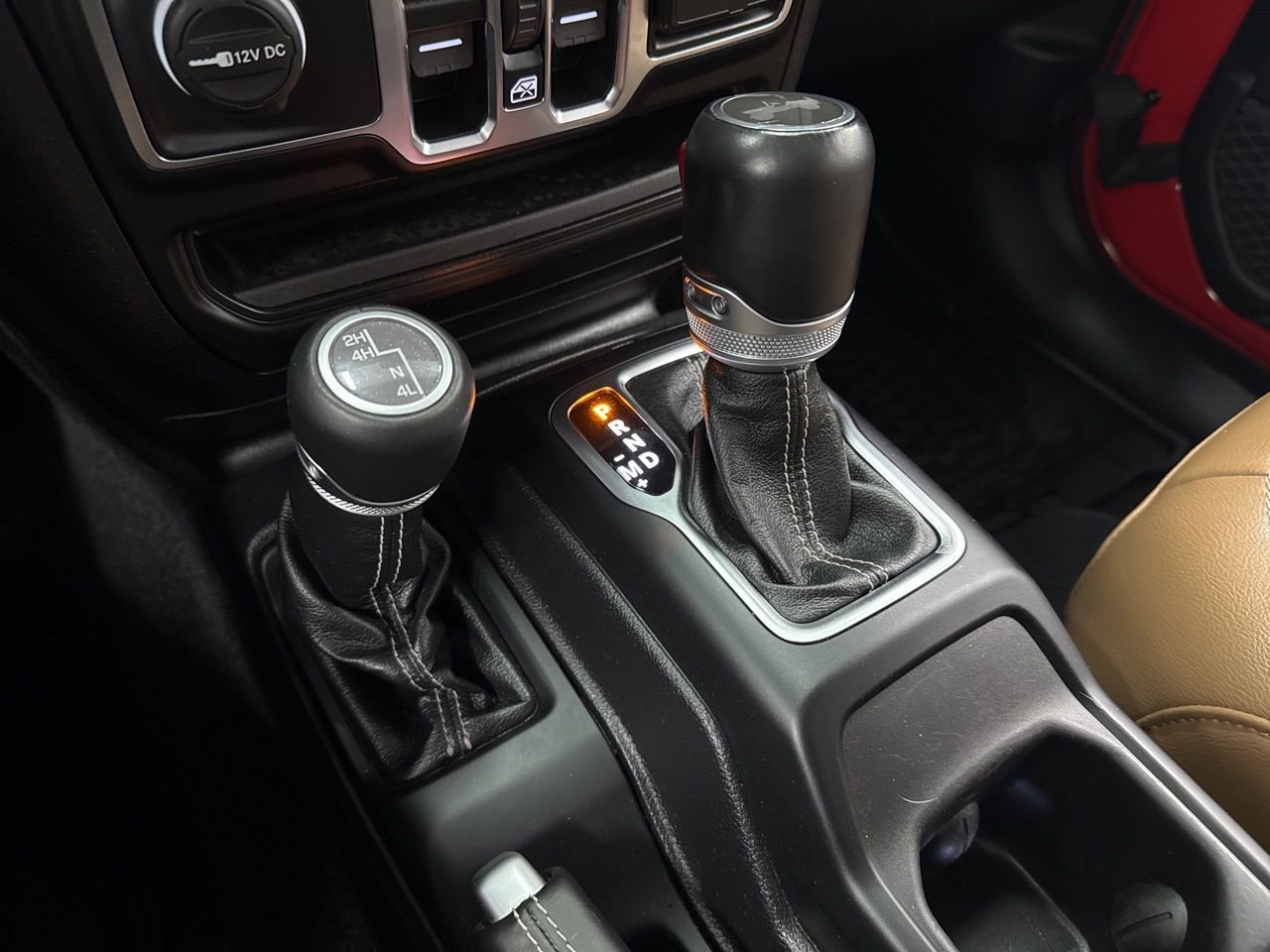 Used 2021 Jeep Wrangler Unlimited Sahara w/ LED Lighting Group AWD/4WD image 31