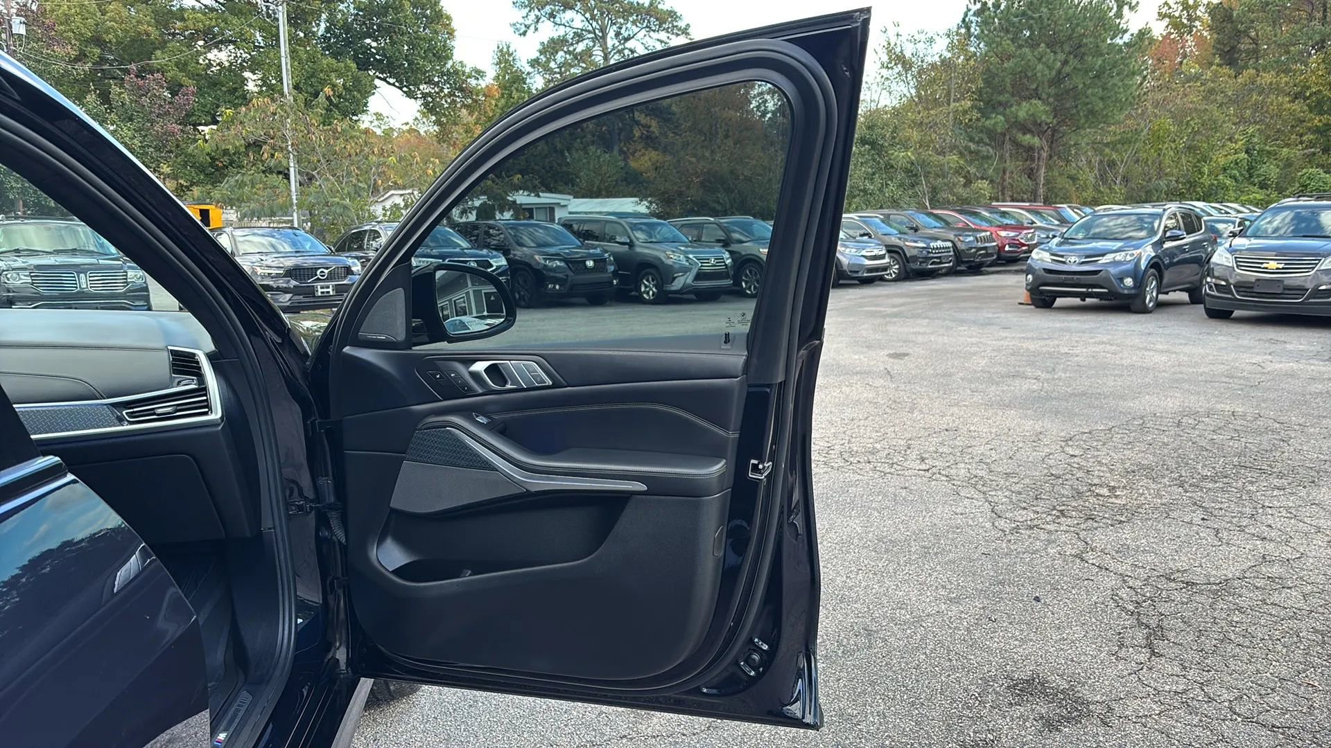 Used 2020 BMW X7 xDrive40i w/ M Sport Package image 31