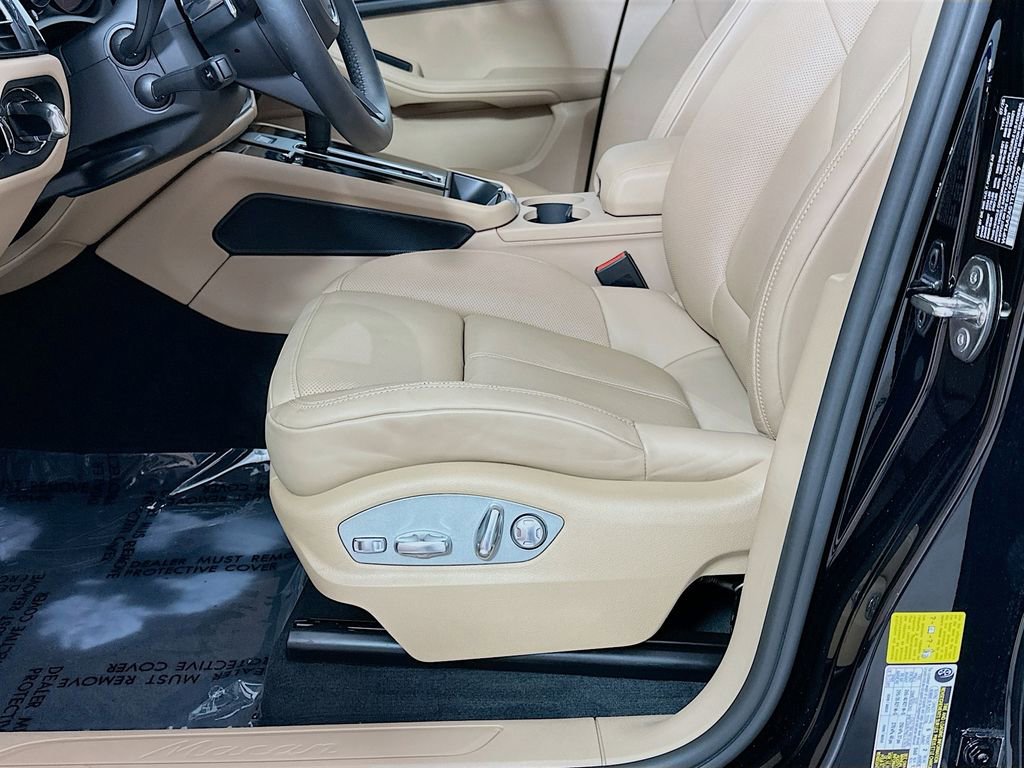 Certified 2026 Porsche Macan image 22