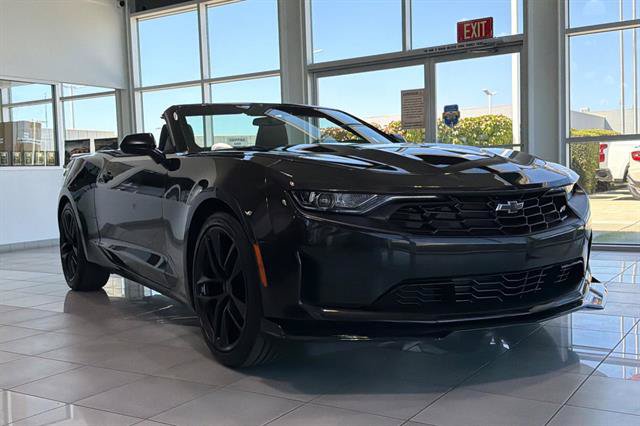 Used 2024 Chevrolet Camaro LT RWD image 2