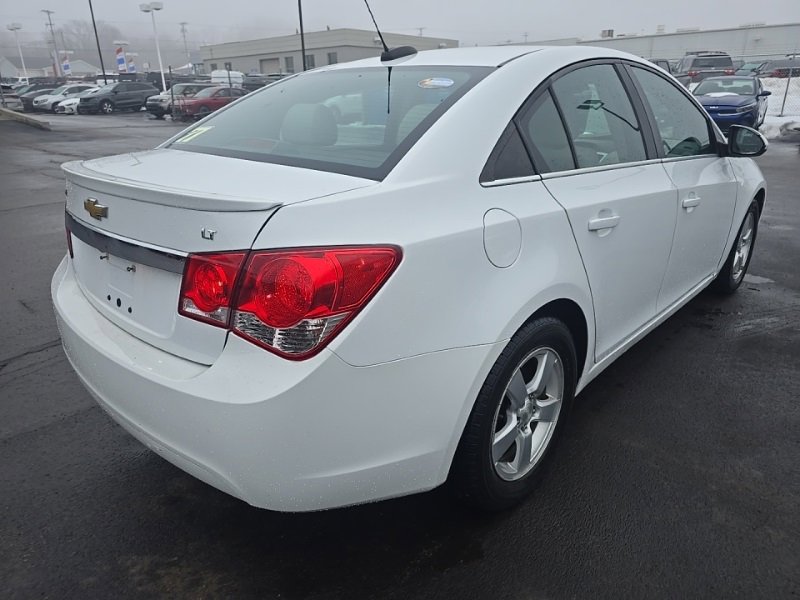 Used 2016 Chevrolet Cruze LT w/ Technology Package image 7