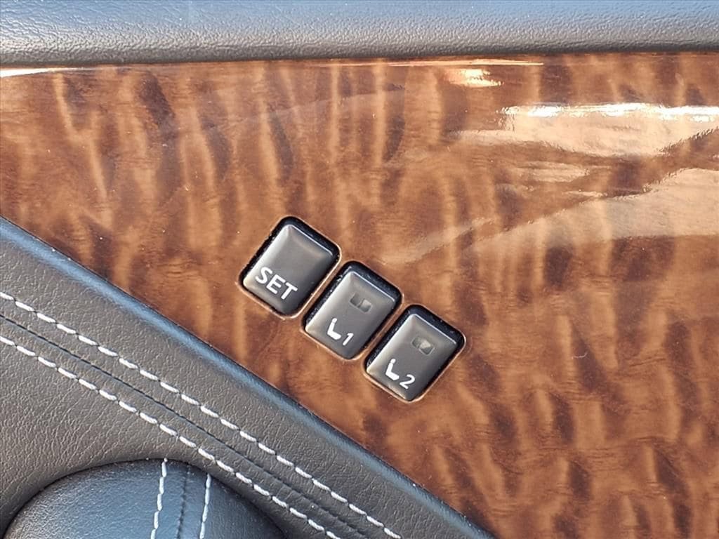 Used 2020 Nissan Armada SL w/ Premium Package image 16