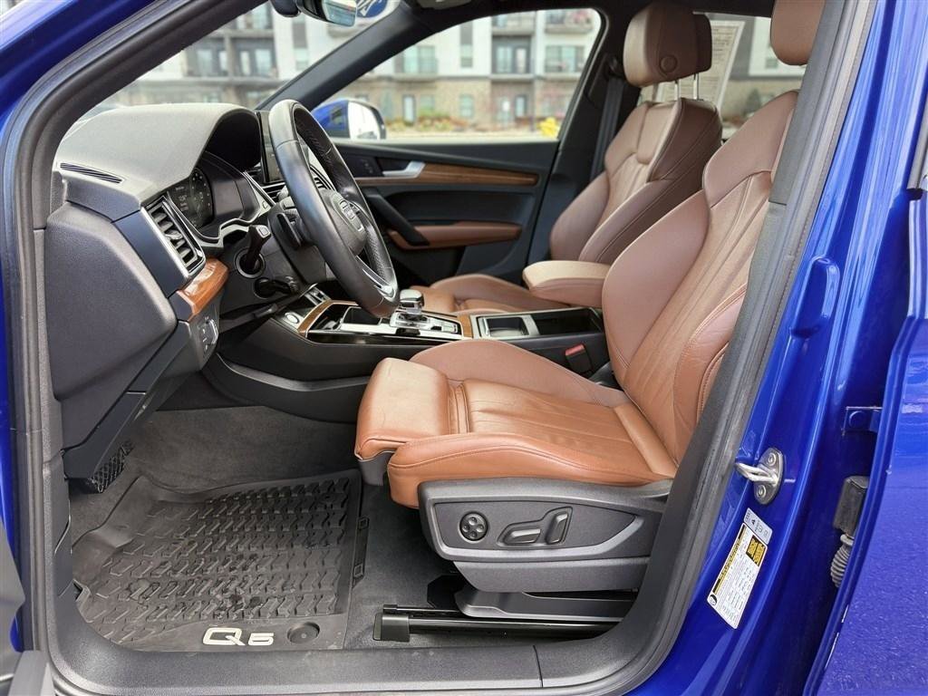 Used 2022 Audi Q5 e Premium w/ Convenience Package image 18