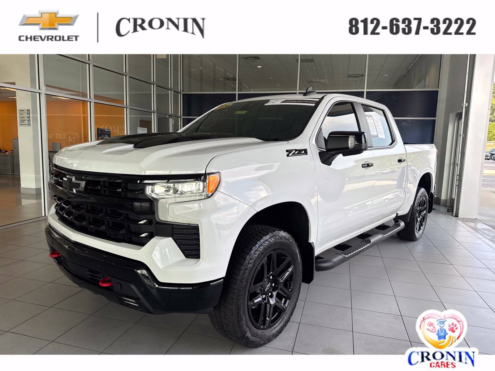 Used 2024 Chevrolet Silverado 1500 LT Trail Boss w/ Convenience Package II AWD/4WD image 1