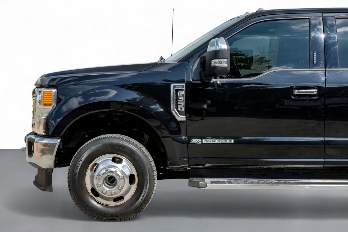 Used 2022 Ford F350 XLT w/ XLT Premium Package image 10