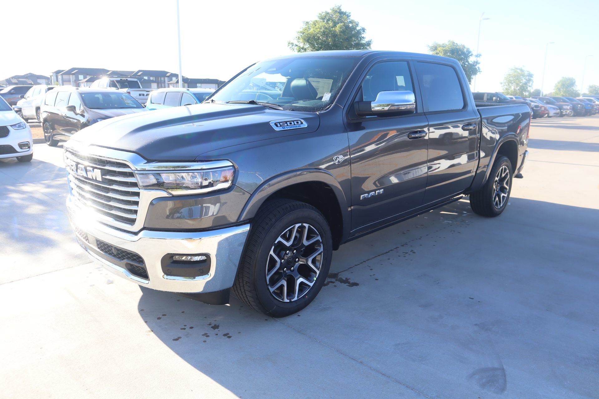 New 2026 RAM 1500 Laramie AWD/4WD image 11