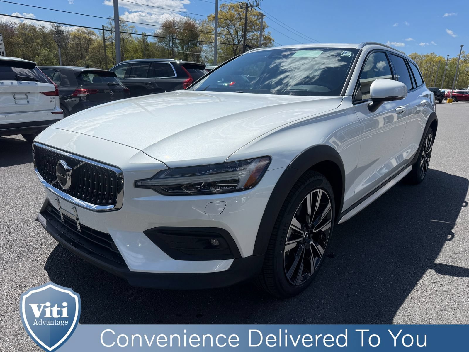 New 2026 Volvo V60 B5 Cross Country Ultra w/ Protection Package Premier AWD/4WD image 4