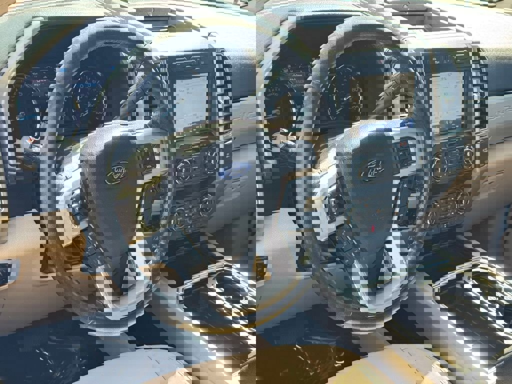 Used 2020 Ford F250 Lariat w/ Chrome Package image 21